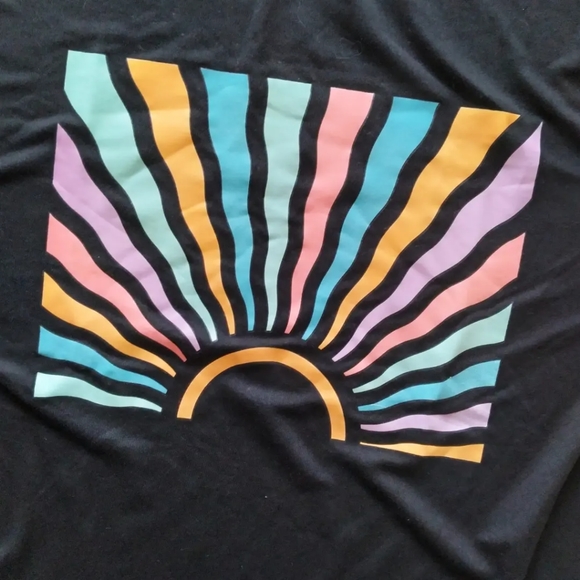 Shein Curve Black Sunrise graphic t-shirt, size 1XL - Picture 2 of 5